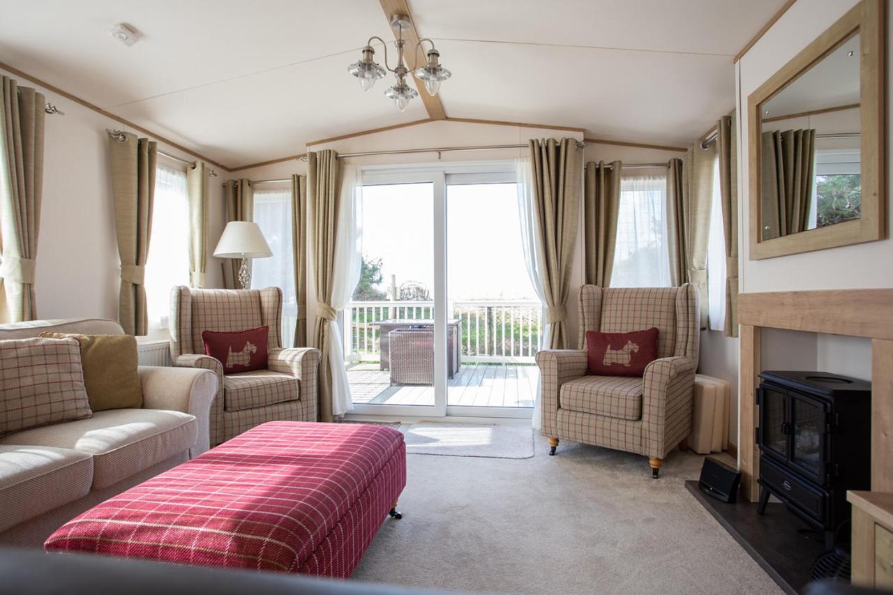 The Lakes Rookley Экстерьер фото Interior of a static